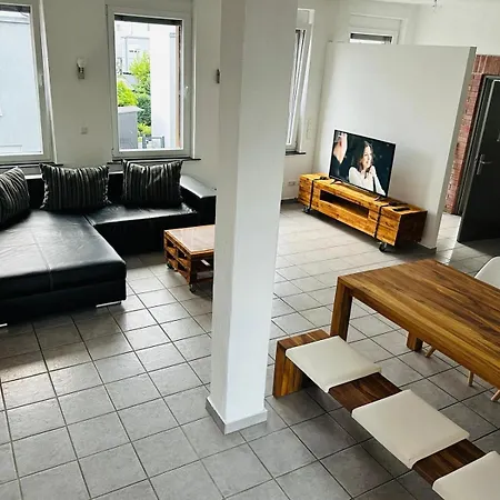 アパート Loftwohnung 140 Qm Mit Parkplatz, Wlan, 2 Schlafzimmer, Terrasse , Waescheservice Groß-Umstadt