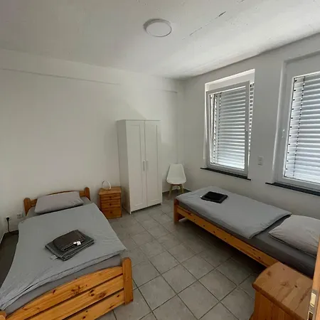 Appartamento Loftwohnung 140 Qm Mit Parkplatz, Wlan, 2 Schlafzimmer, Terrasse , Waescheservice